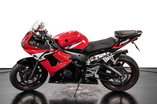 2005 YAMAHA R6 In vendita