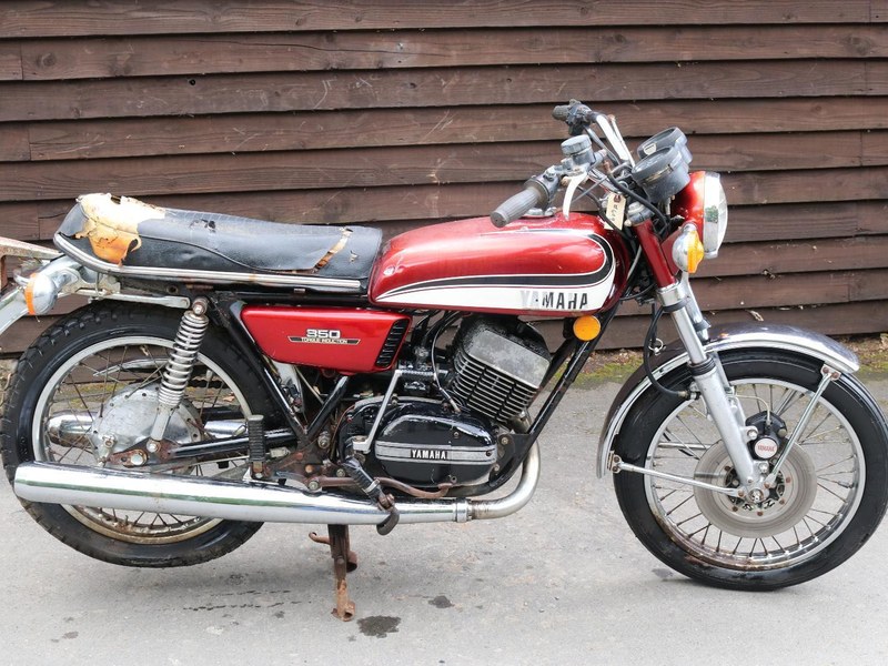 Yamaha RD350 RD 350 B 1972 US Barn Find Restoration Project.