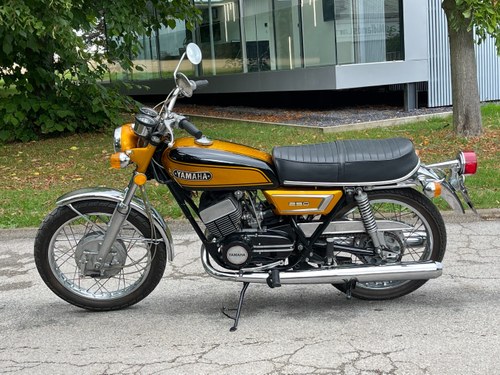 1972 Yamaha YDS7 250cc 2-Stroke - Very bright example... SOLD