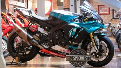 Yamaha Petronas R1 Sepang Racing Team Moto GP replica