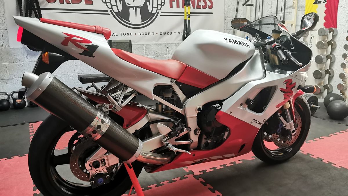 1998 Yamaha R1 White//Red in Westport, Ireland - For Sale | Car & Classic