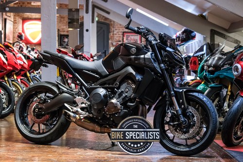 2019 Yamaha MT-09 With Akrapovic Exhaust and only 1777 miles In vendita