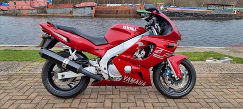 Picture of 1999 Yamaha YZF 600R