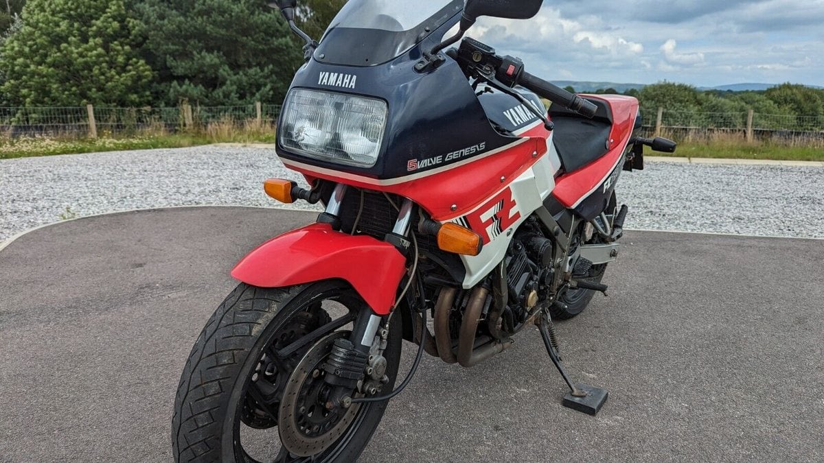 1985 Yamaha FZ 750 Multicolour Manual, speed n/a in CONGLETON