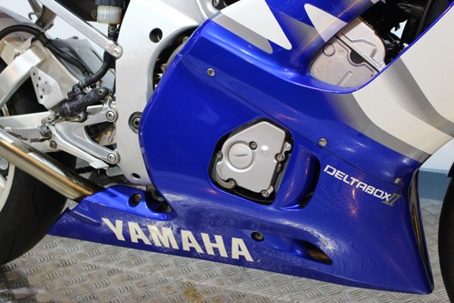 2000 Yamaha YZF R6 - 6