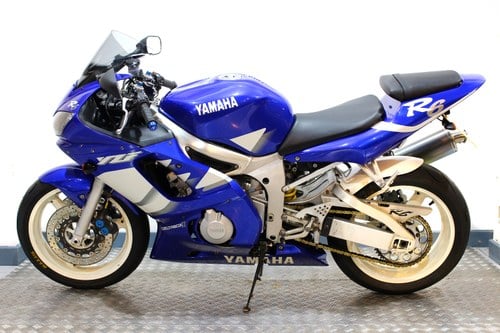 2000 Yamaha YZF R6 - 9
