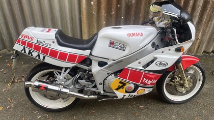 Beautiful 1989 Yamaha FZR 400 £1495 as is, £1895 on the road