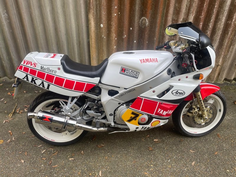 1989 Yamaha FZR 400