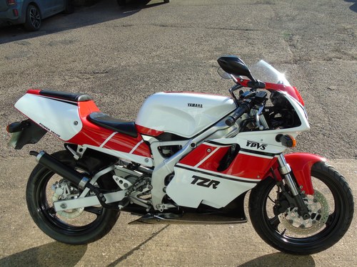 Yamaha TZR 125 4HX YPVS 1998 Matching Frame & Engine Numbers A vendre