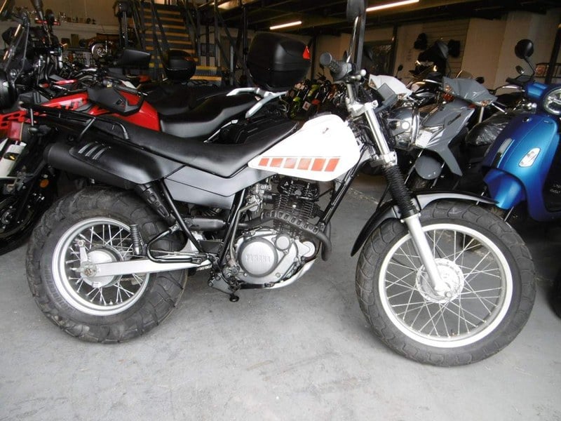 1990 Yamaha TW 200