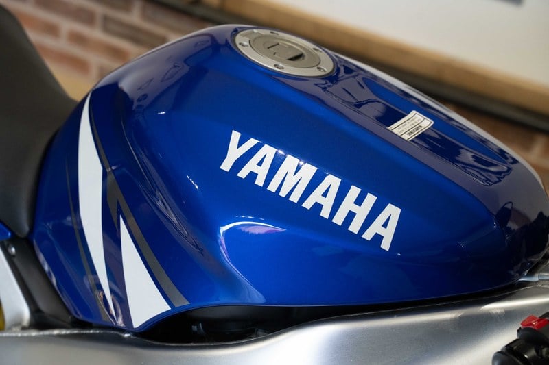 2001 Yamaha R1 - 7