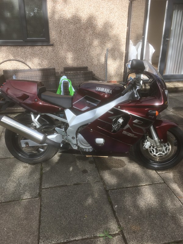 1995 Yamaha FZR 600R - 1 1995 Yamaha FZR 600R - 1