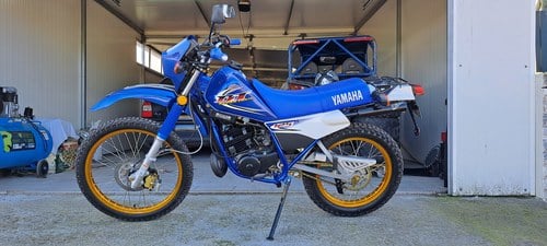 1986 Yamaha DT 125 AC Rare With all new modern Yamaha parts