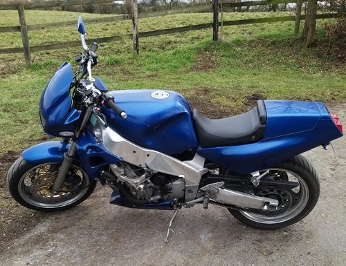 1989 YAMAHA FZR 1000 A vendre