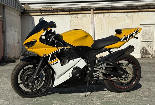 2005 Yamaha YZF R6 low mileage, Kenny Roberts fairings px SOLD