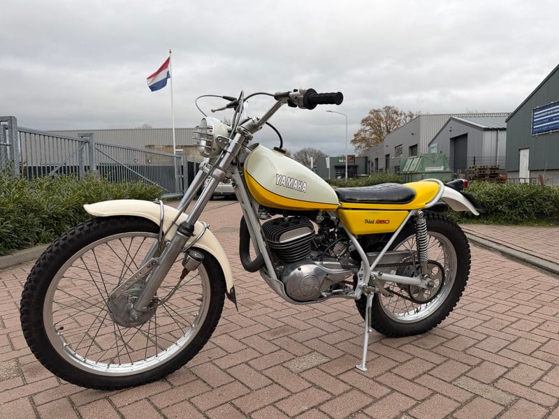 1974 Yamaha TY 250 - 1 1974 Yamaha TY 250 - 1