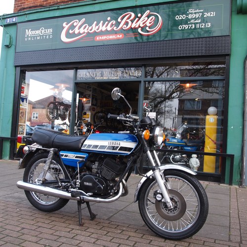1977 1976 Yamaha RD250 Rare 1st Ed Sq Tank, Rear Drum Brake Model VERKOCHT