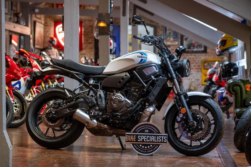 Xsr 700 Rack 2024 Yamaha XSR 700 White Manual, 6 speed in United Kingdom - For Sale ...