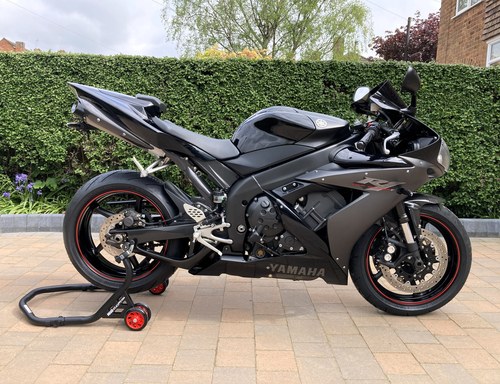 *DEPOSIT TAKEN* 2005 Yamaha YZF R1 with Carbon Acc's VENDU