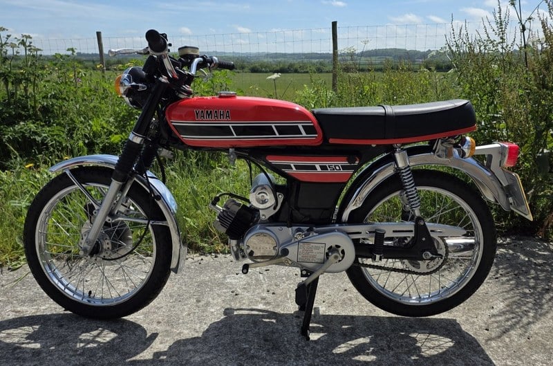 1977 Yamaha RD 400 - 2 1977 Yamaha RD 400 - 2