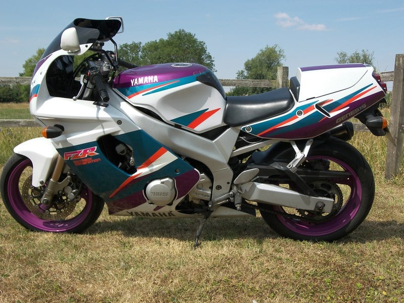 1994 Yamaha FZR 600R - 1 1994 Yamaha FZR 600R - 1