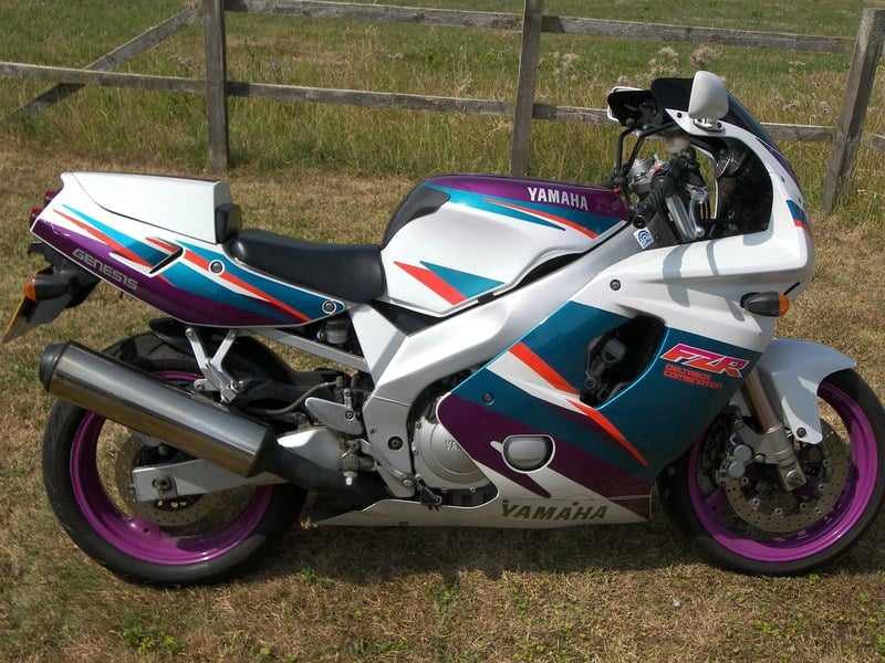 1994 Yamaha FZR 600R - 2 1994 Yamaha FZR 600R - 2