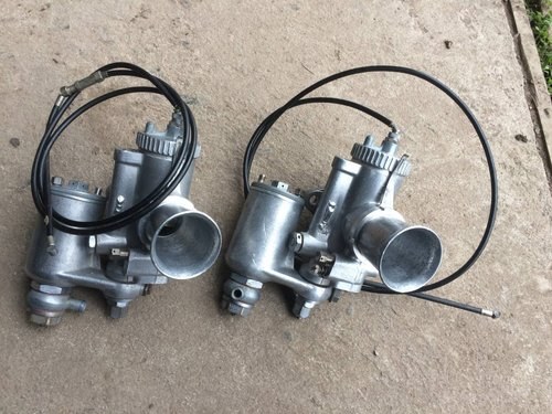 Pair Of T10 GP 2 1/5 32" Carbs In Excellent Condition  In vendita