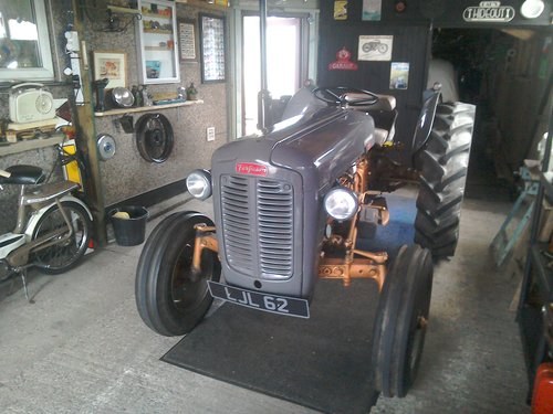 1957 Massey Ferguson FE35 Petrol parrafin tractor Kaufen Bei