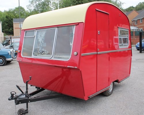 1970 Vintage / Classic Thomson 2 Berth Caravan Fully refurbished  VENDUTO