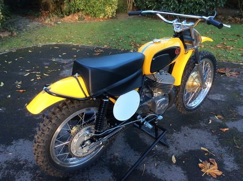 CZ 380cc Yellow Tank Model 981 Year 1972 For Sale