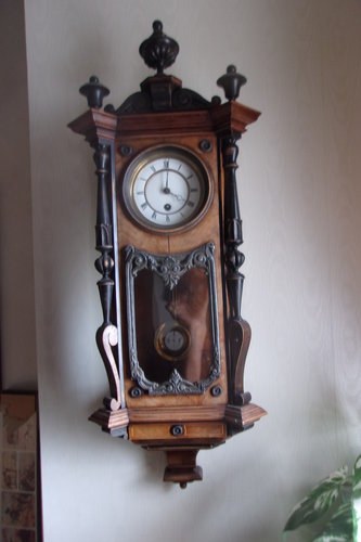 #18 Antique Clock In vendita