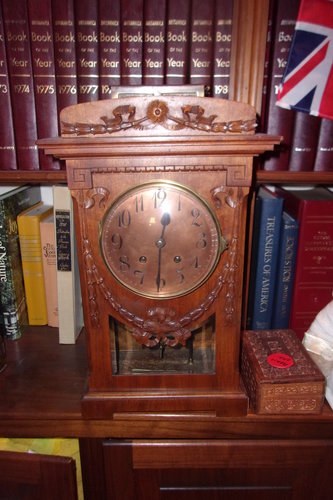 #26 Antique Clock In vendita