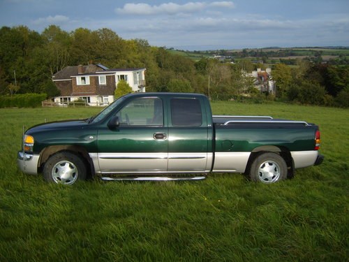 2003 GMC SIERRA Extended cab Pick-up SOLD