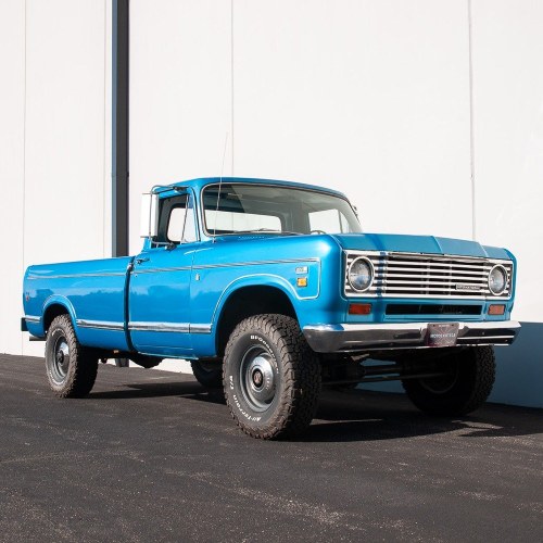 1974 International 200 3/4-ton 4×4 Pickup = All Blue  $21.5k For Sale