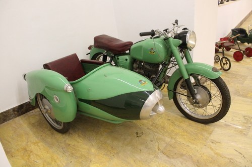 CSEPEL PANNONI de Luxe 250 – 1960 For Sale by Auction
