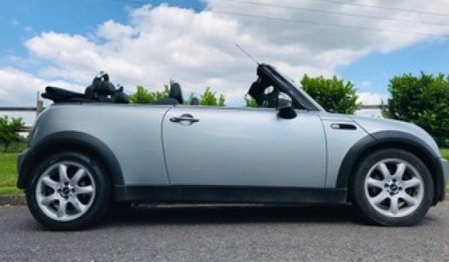 2007 MINI Cooper Convertible in Silver with Blue Hood For Sale