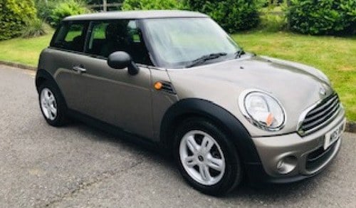 2011 MINI ONE AUTOMATIC in Velvet Silver with Salt Pack & Lo For Sale