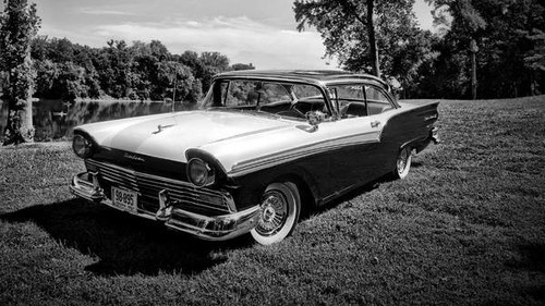 1957 Ford Fairlane 500 HardTop = Clean Black Driver $28.5k  In vendita