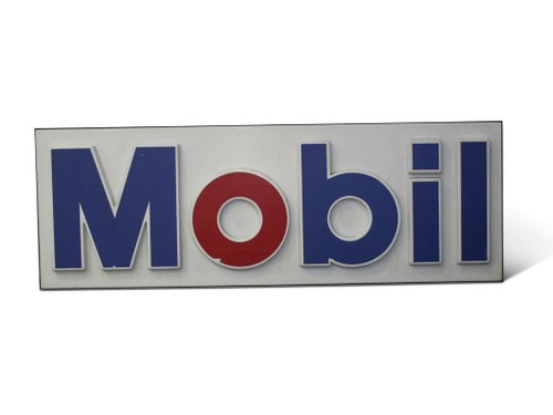 Mobil Gas Plastic Sign In vendita all'asta