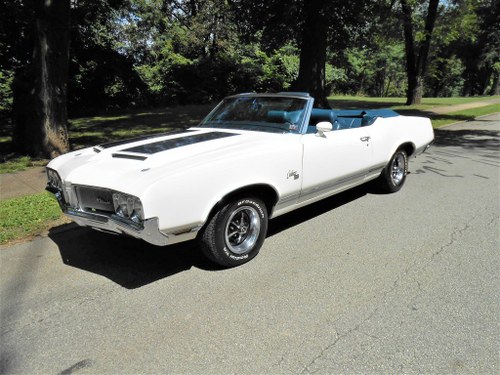 1970 Oldmobile Cutlass Supreme Convertible  For Sale by Auction