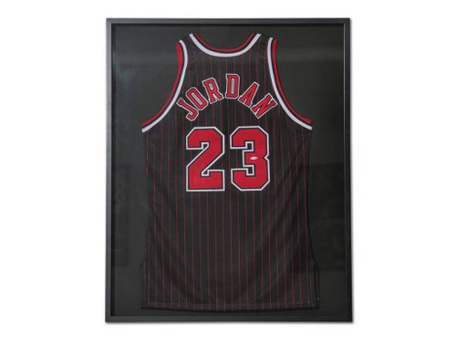 Michael Jordan Chicago Bulls Autographed Jersey In vendita all'asta