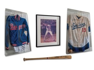 Juan Gonzlez Autographed Jersey, Bat, and Photograph Additio For Sale by Auction