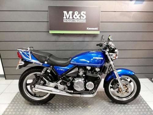 1997 Kawasaki Z550 Zephyr VENDIDO