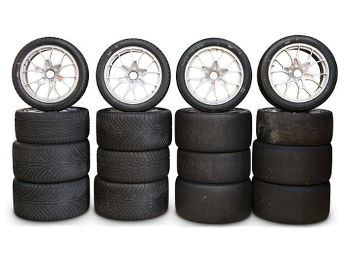 Ferrari 488 Challenge Wheels and Tyres In vendita all'asta