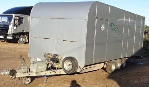 2008 BRIAN JAMES COVERED TRI AXLE TRAILER T356 VERKAUFT