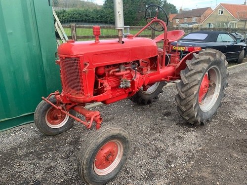 0000  Farmall Cub Tractor For Sale by Auction