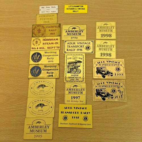 1965 Vintage 19 x steam and car rally brass badges  In vendita