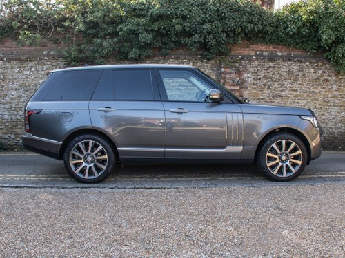 2015 Land Rover    SDV8 Autobiography - 4.4 Litre SOLD