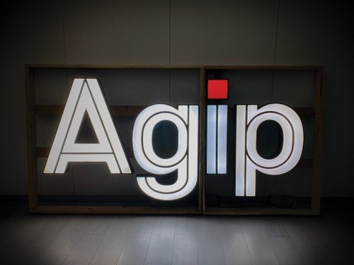 AGIP Illuminated Dealership Sign, ca. 1970s In vendita all'asta