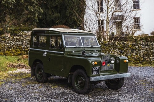 1967 Land Rover Series IIA Station Wagon In vendita (immagine 1 di 108)